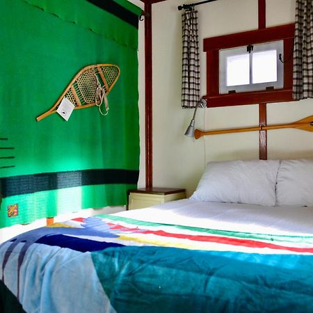 Banff Beaver Cabins Екстер'єр фото